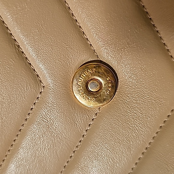 Authentic Saint Laurent Medium Loulou Shoulder Bag - Picture 14 of 17